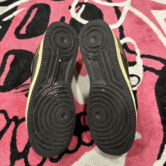 Nike x Undefeated Air Force 1 – Green – Size 11 – Used with Box - Picture 5 of 10